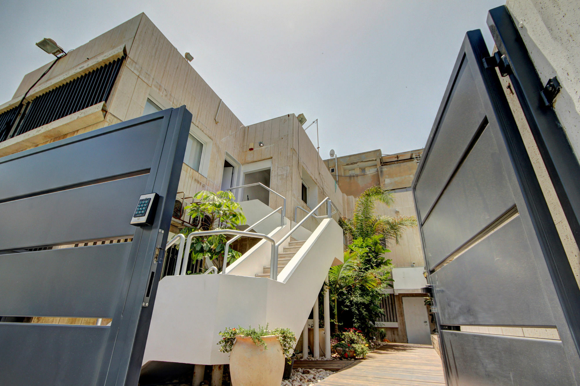 Geula Beach Tel-Aviv Extérieur photo